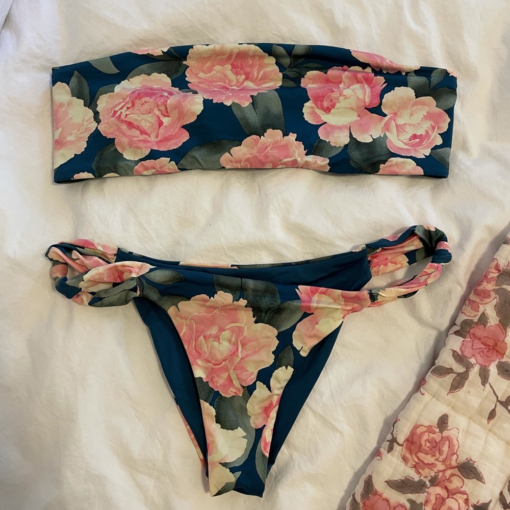 Frankies bikinis swimsuit floral